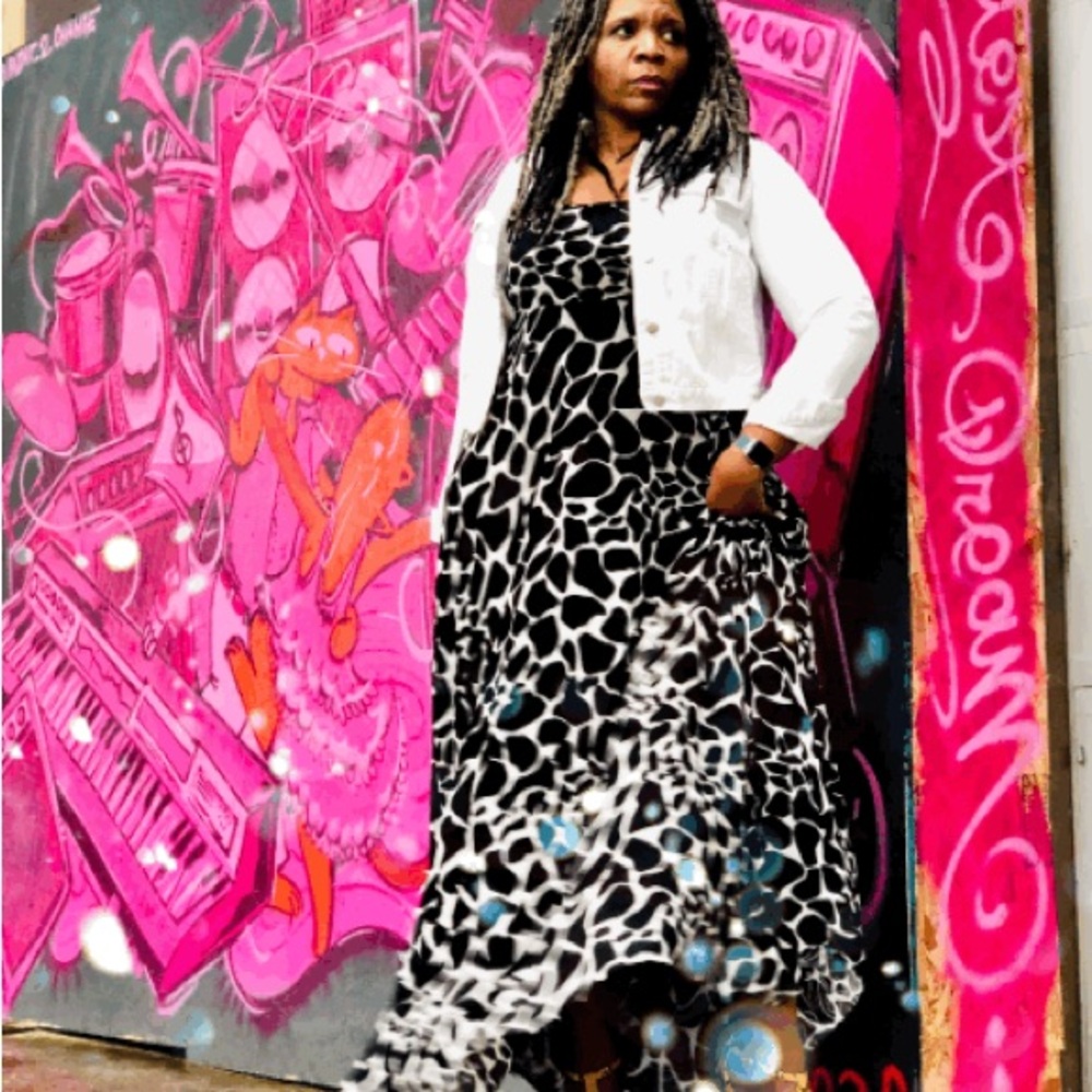 Black and White Floral-Print Maxi Dress — Chic Casual Elegance